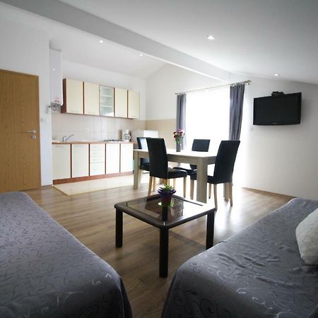 Sebi Apartment 300 M From Beach Rovinj Exterior photo