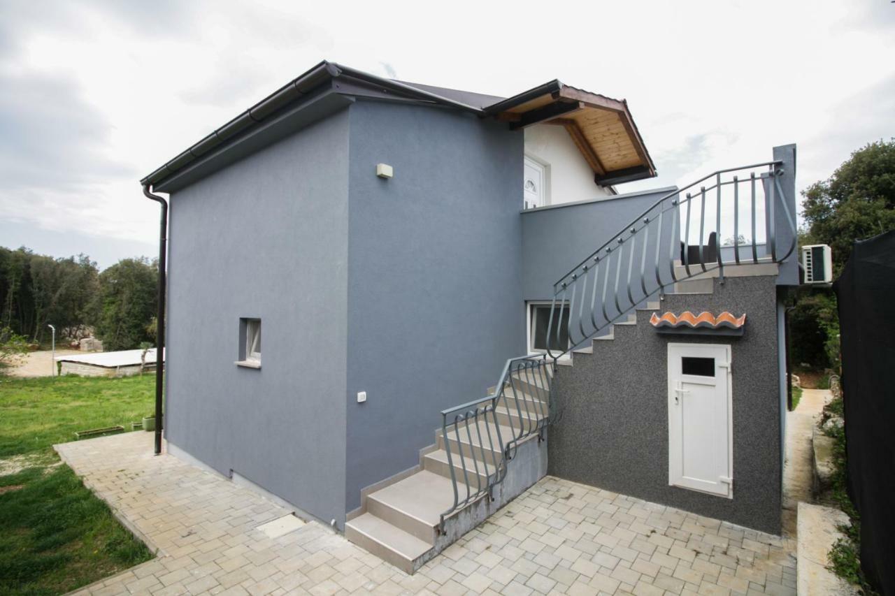 Sebi Apartment 300 M From Beach Rovinj Exterior photo