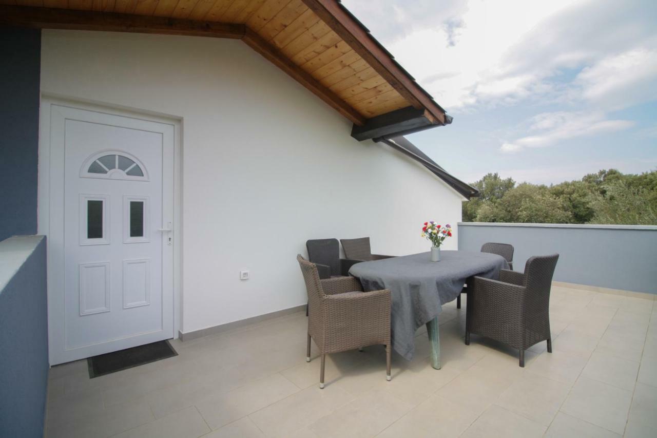 Sebi Apartment 300 M From Beach Rovinj Exterior photo
