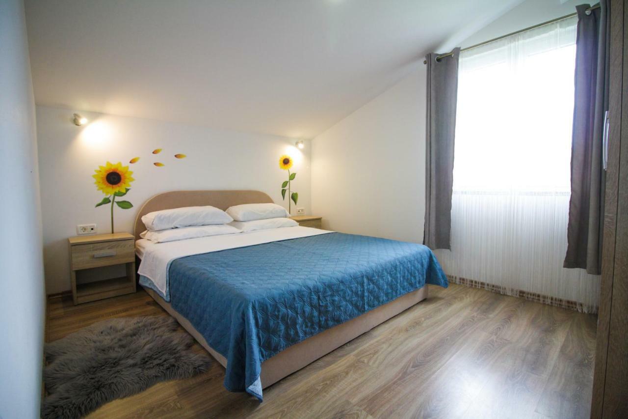 Sebi Apartment 300 M From Beach Rovinj Exterior photo